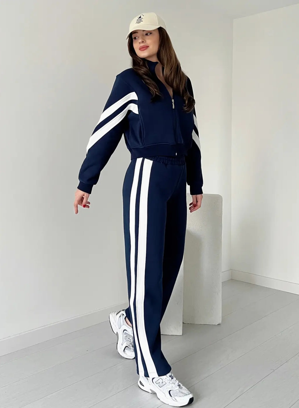 Zip-up Jacket with Sweatpants Fleece Tracksuit