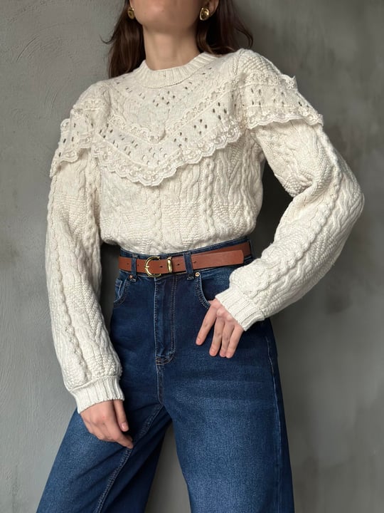 Wool sweater with ruffle