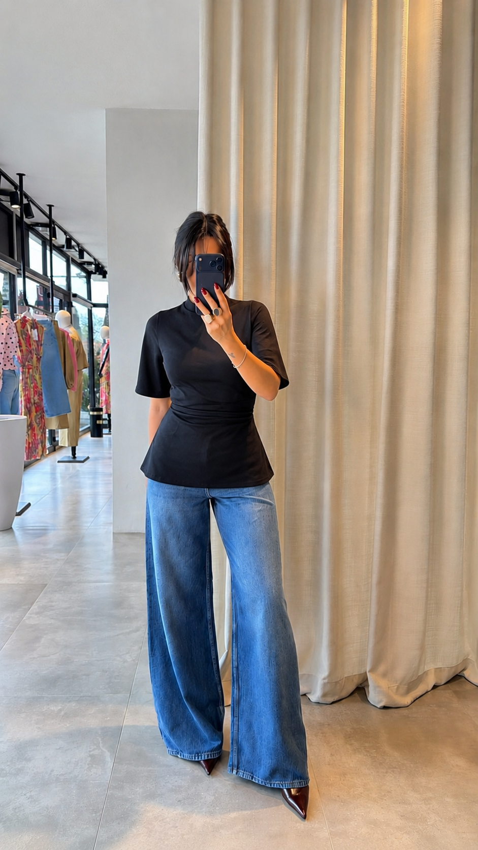 Black Muvvin T-shirt with Draped Sides -black