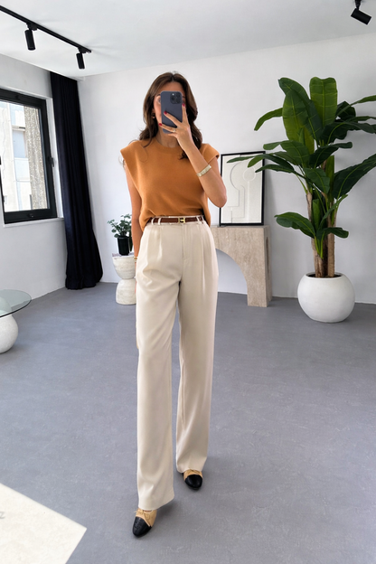 Wide-leg trouser with pleats