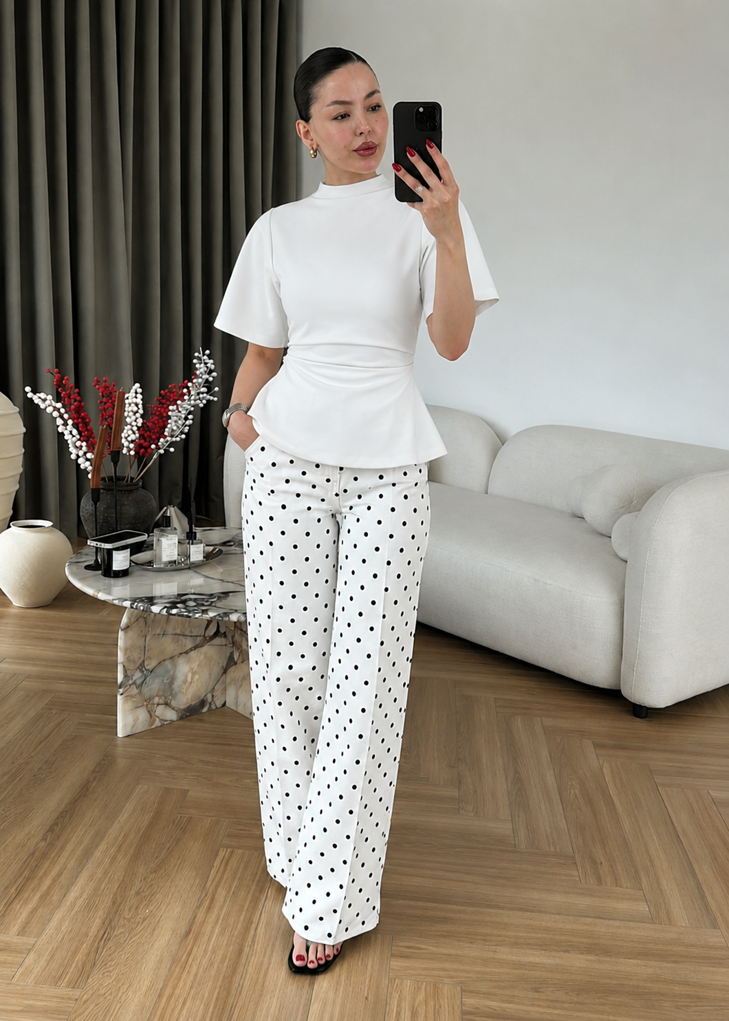 Black Muvvin T-shirt with Draped Sides-white