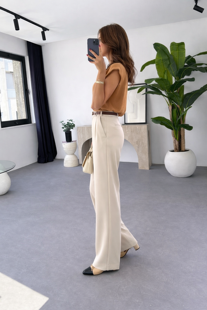 Wide-leg trouser with pleats