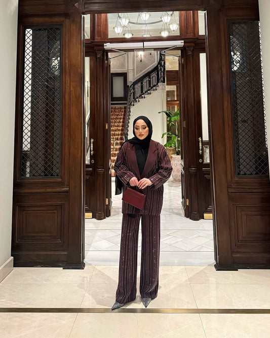 Fully studded set with rhinestones