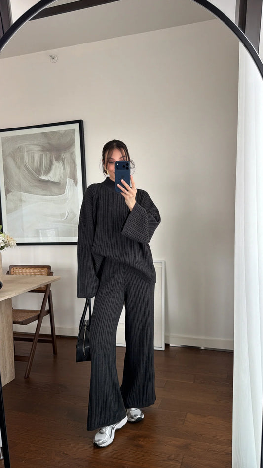 ROUND NECK KNITTED TROUSER SET