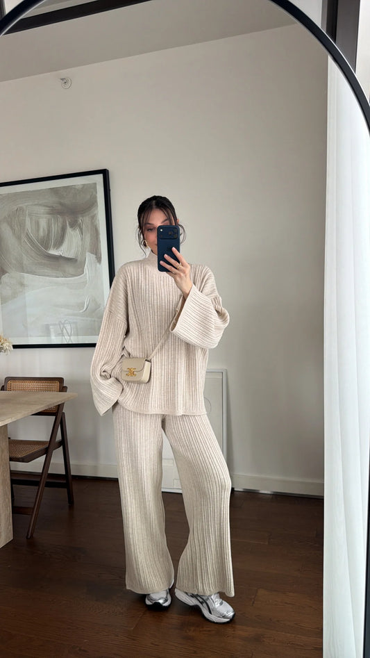 ROUND NECK KNITTED TROUSER SET