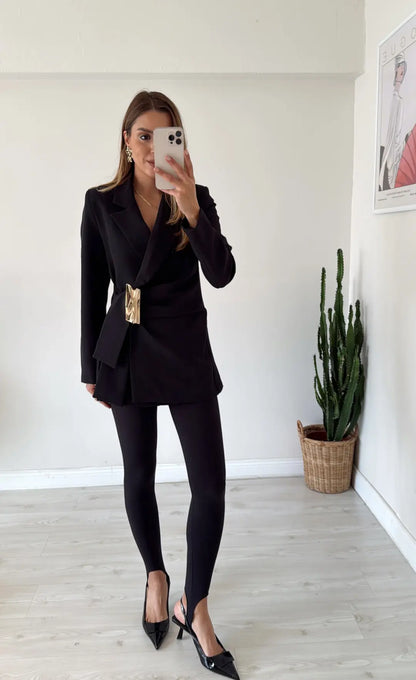 fitted waist a golden buckle detail double-breasted blazer  front fastening with a hidden snap button and tie - black