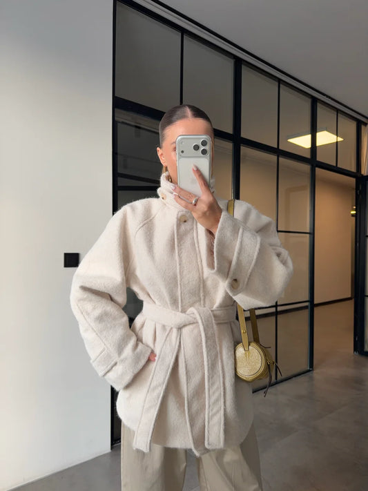 CASHMERE COAT WITH BUCKLE BELT