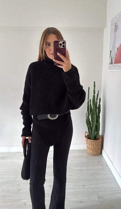 Belted wool high-neck