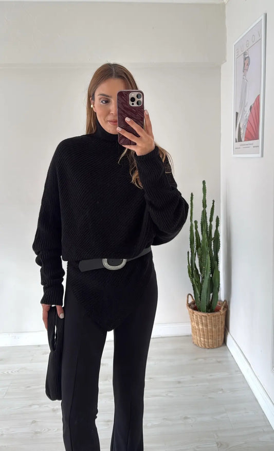 Belted wool high-neck