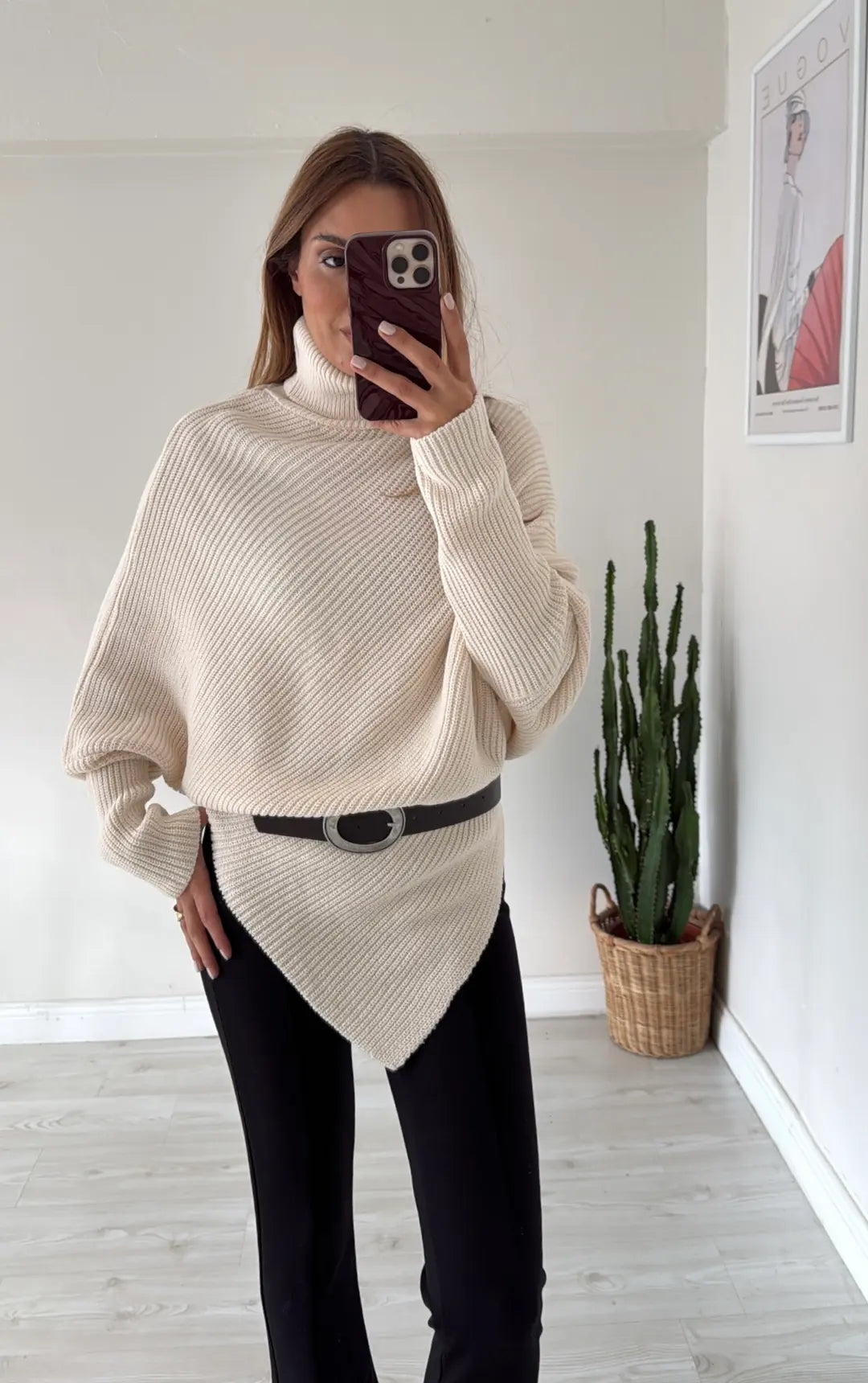 Belted wool high-neck