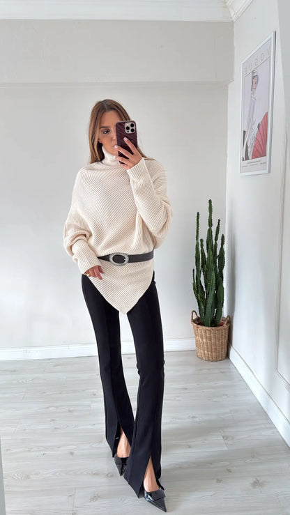 Belted wool high-neck