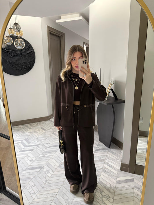 Oysho fabric Two-piece set with brown trim and fully waterproof back