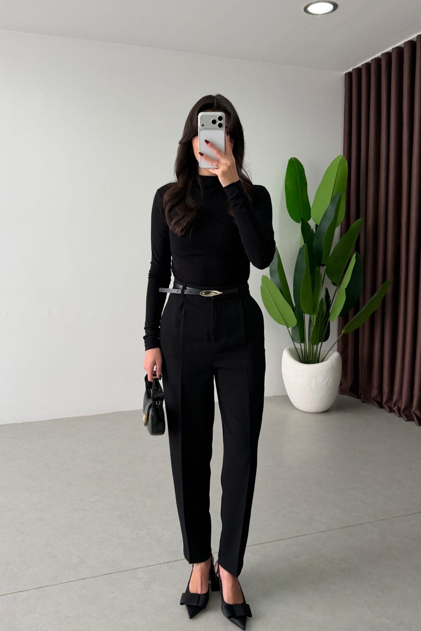 Black Crepe Fabric Belted Carrot Pants