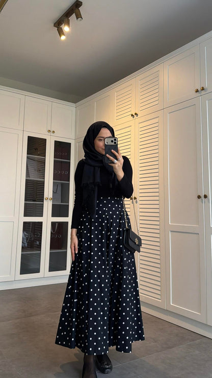 Polka dot maxi skirt- black