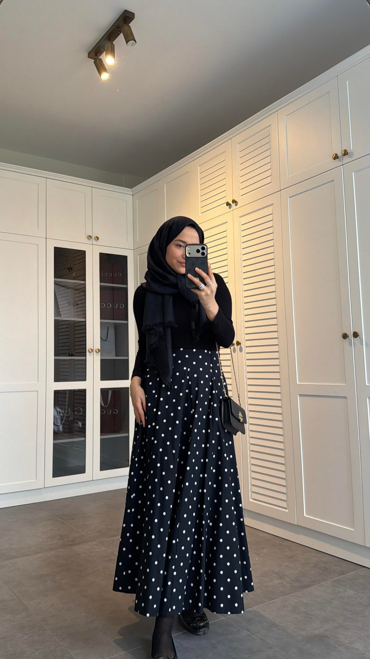 Polka dot maxi skirt- black