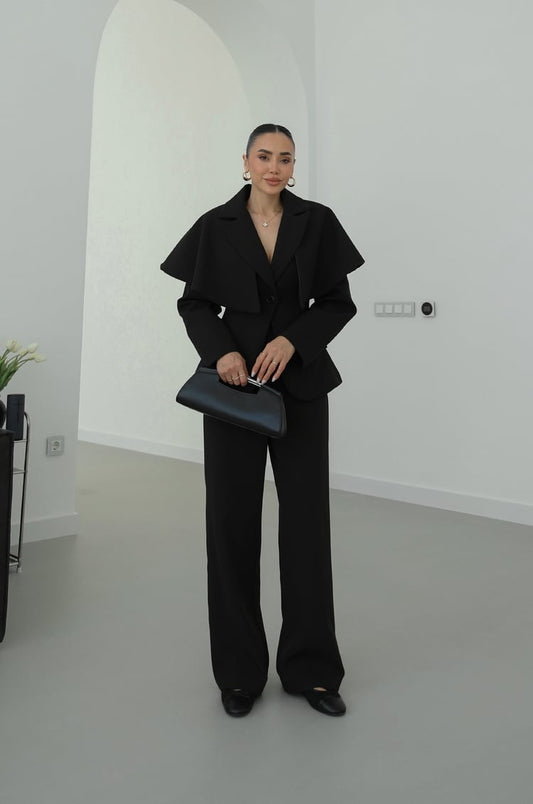 Jacket with removable cape suit -black