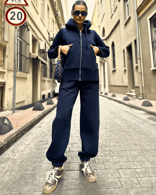 Tracksuit with knitting details