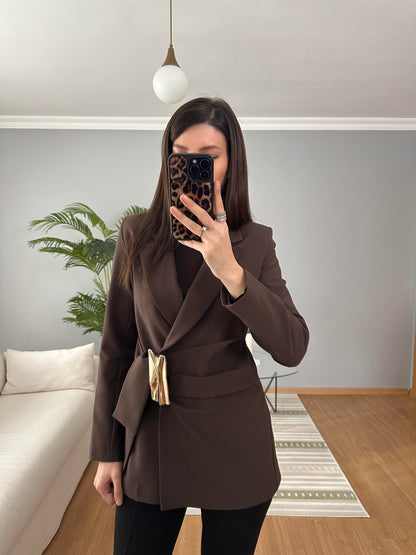 fitted waist a golden buckle detail double-breasted blazer  front fastening with a hidden snap button and tie -  brown